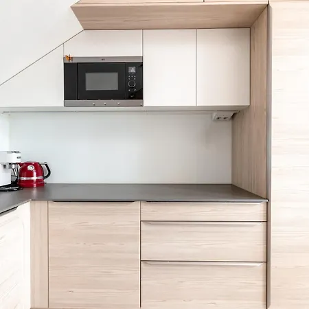 Poista 2ndhomes Deluxe 2br Penthouse With Rooftop Terrace & Sauna In Center 公寓