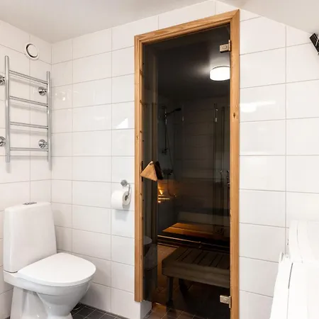 Poista 2ndhomes Deluxe 2br Penthouse With Rooftop Terrace & Sauna In Center דירה